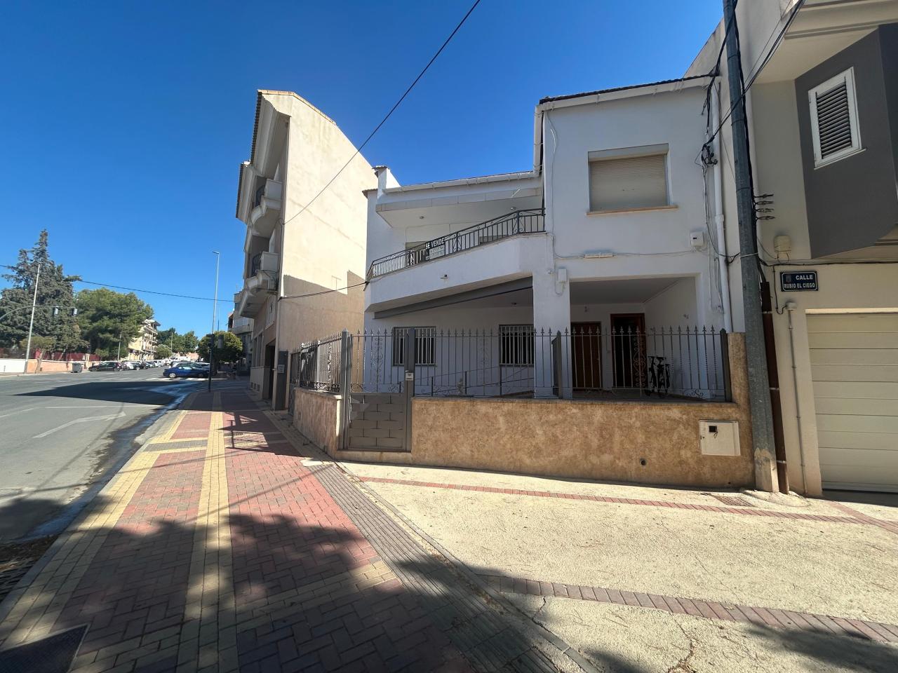  Avda Luis de los Reyes