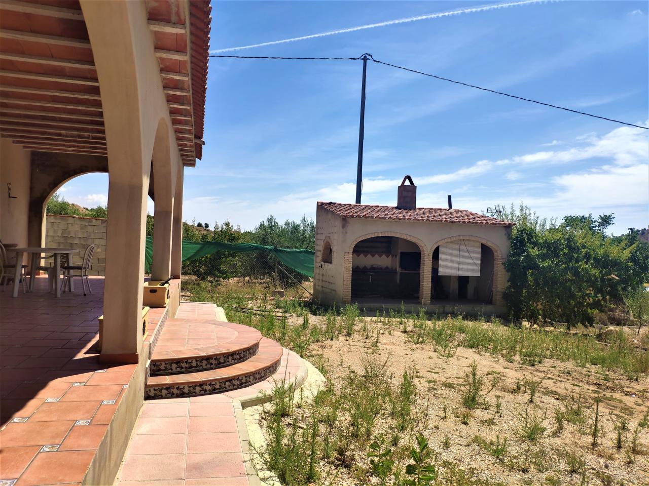  Casa de campo junto al río
