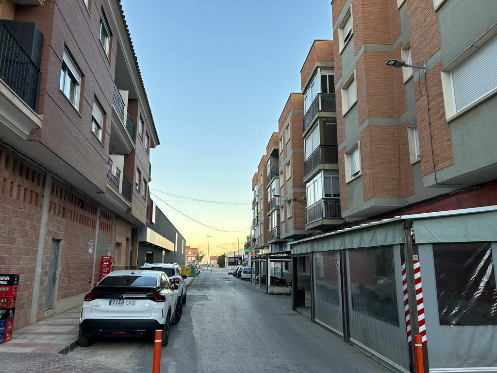  Plazas de Garaje y Trastero Edificio adesinal